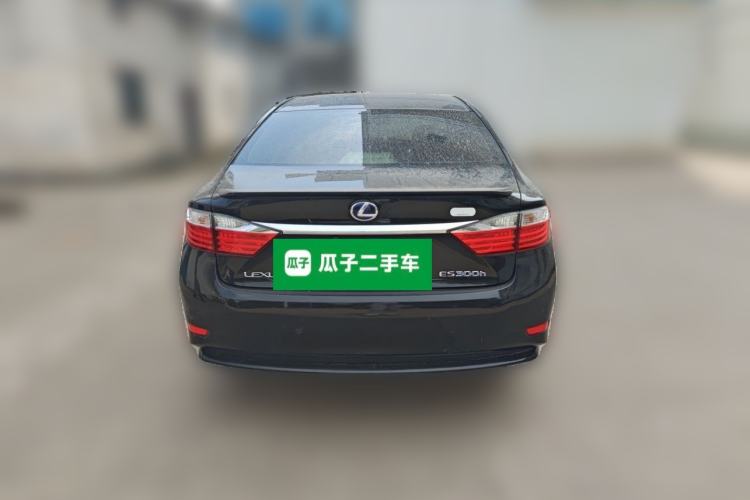Used Lexus ES 2014 300h Elite Edition Rear