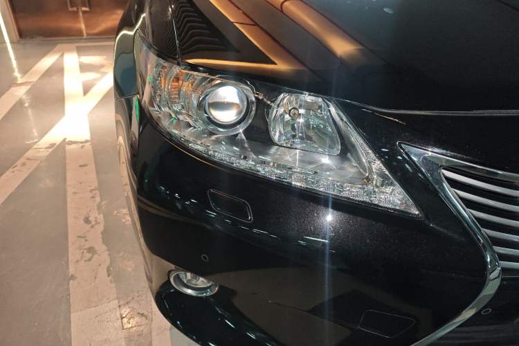 Used Lexus ES 2014 300h Elite Edition Right Front Headlight
