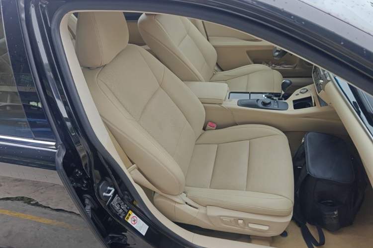 Used Lexus ES 2014 250 Elite Edition Right Front Seat