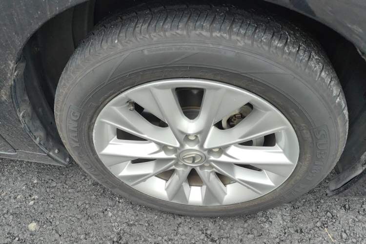 Used Lexus ES 2014 300h Elite Edition Right Front Wheel Hub