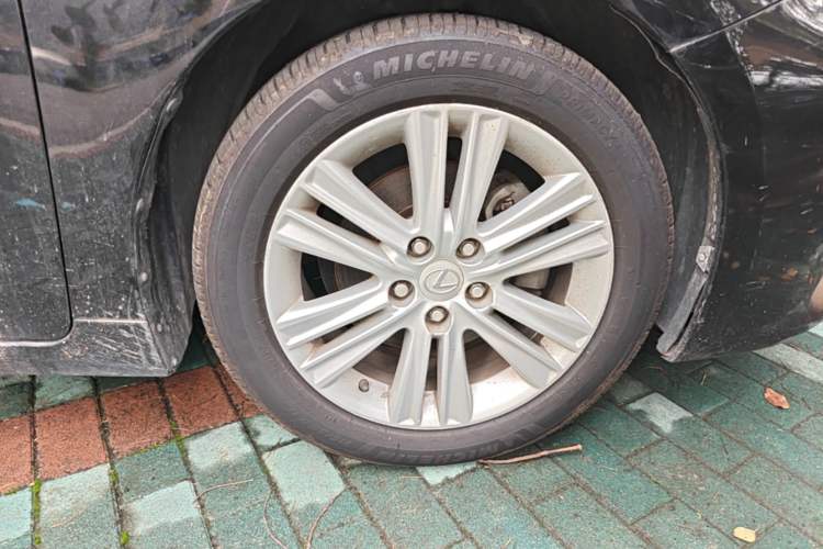 Used Lexus ES 2014 250 Elite Edition Right Front Wheel Hub
