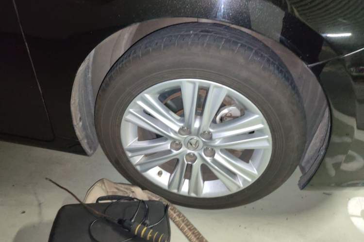 Used Lexus ES 2014 250 Elite Edition Right Front Wheel Hub