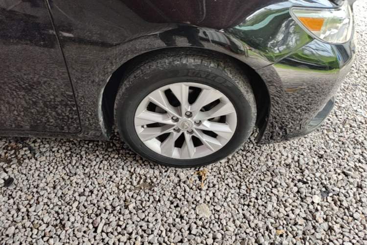 Used Lexus ES 2014 300h Elite Edition Right Front Wheel Hub