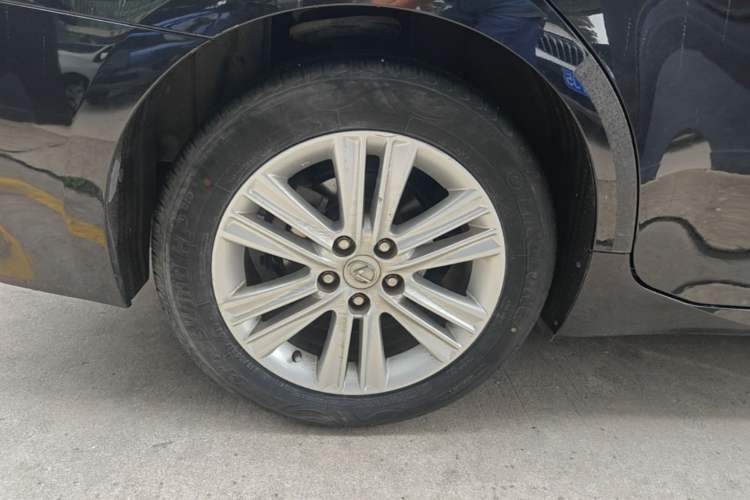 Used Lexus ES 2014 250 Elite Edition Right Rear Wheel Hub