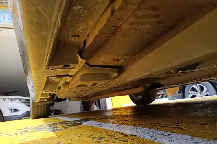 Used Lexus ES 2014 300h Elite Edition Right Side Sill