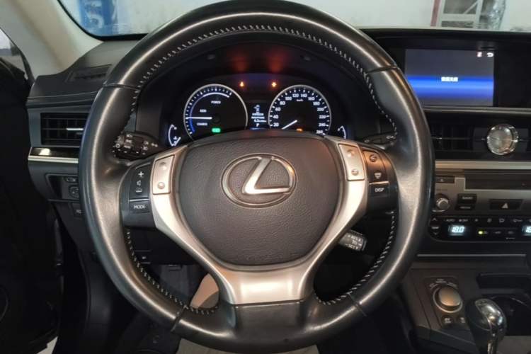 Used Lexus ES 2014 300h Elite Edition Steering Wheel