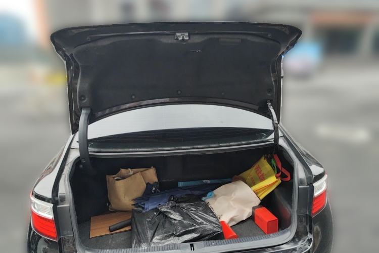 Used Lexus ES 2014 300h Elite Edition Trunk