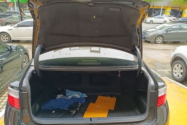 Used Lexus ES 2014 300h Elite Edition Trunk