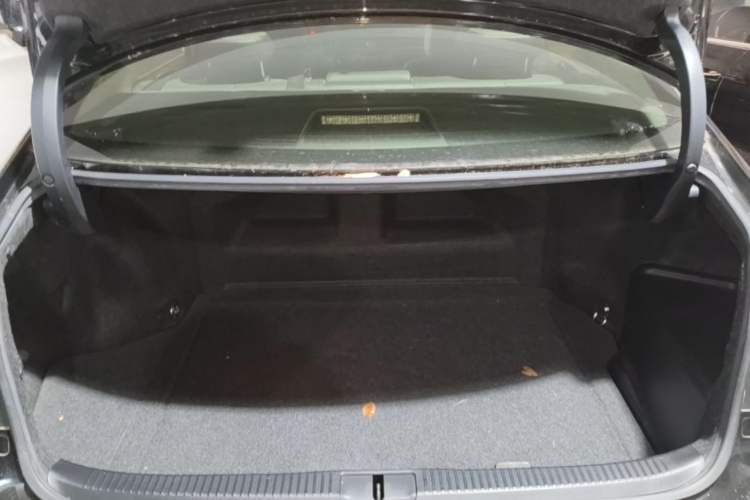 Used Lexus ES 2014 300h Elite Edition Trunk
