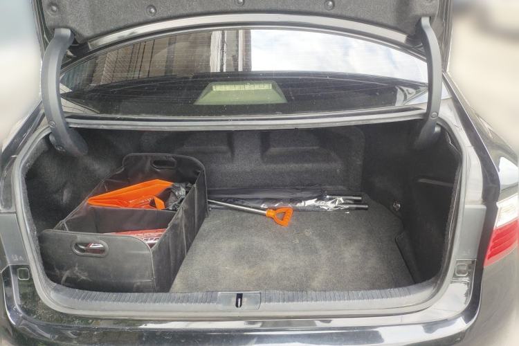 Used Lexus ES 2014 300h Elite Edition Trunk