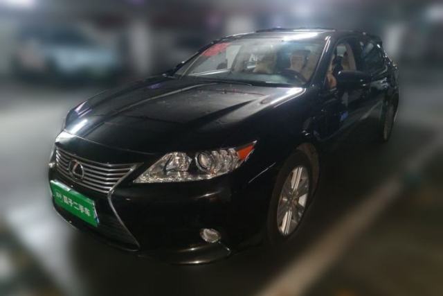 Ojetý Lexus ES 2014 250 Elite Edition