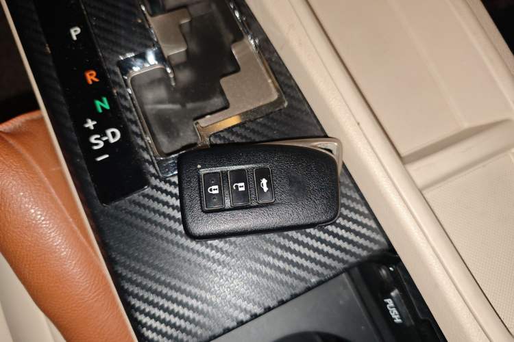 Used Lexus ES 2014 300h Elite Edition Vehicle Key