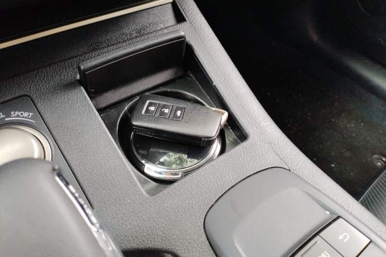 Used Lexus ES 2014 300h Elite Edition Vehicle Key