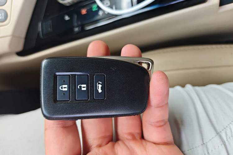 Used Lexus ES 2014 300h Elite Edition Vehicle Key