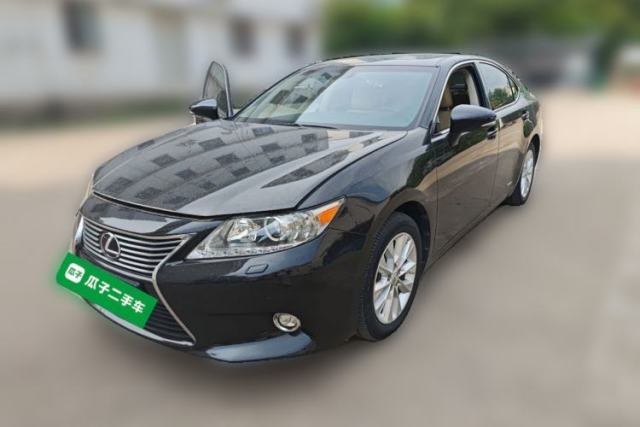 Used Lexus ES 2014 300h Elite Edition