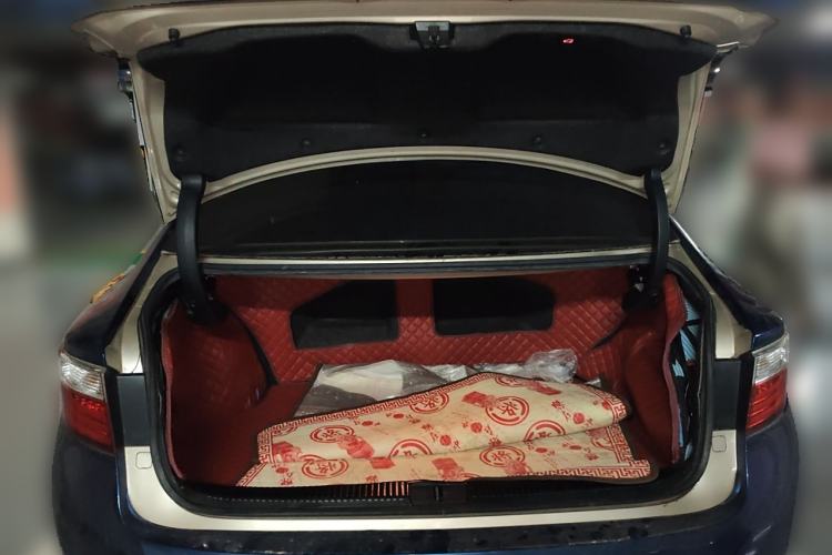 Used Lexus ES 2014 300h Elite Edition Trunk