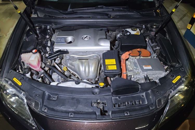 Used Lexus ES 2014 300h Elite Edition Engine Bay
