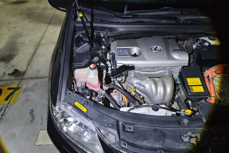 Used Lexus ES 2014 300h Elite Edition Engine Bay Right