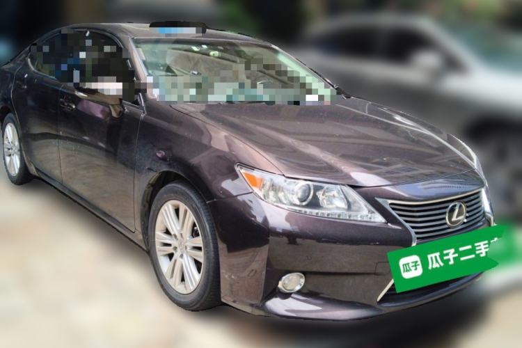 Used Lexus ES 2014 250 Elite Edition Front Right 45 Deg