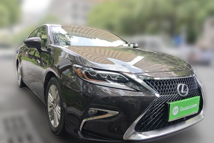 Used Lexus ES 2014 250 Elite Edition Front Right 45 Deg