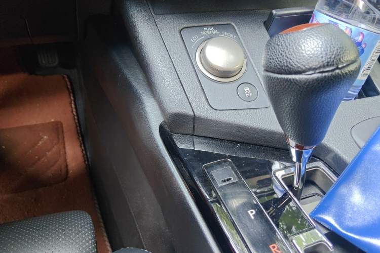 Used Lexus ES 2014 250 Elite Edition Gear Lever