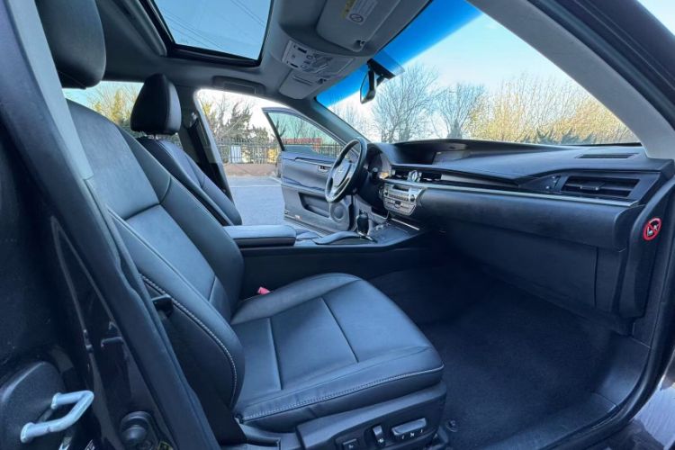 Used Lexus ES 2014 250 Elite Edition Interior 4