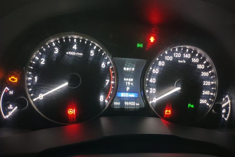 Used Lexus ES 2014 250 Elite Edition Odometer Close Up
