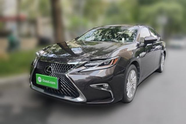 Ojetý Lexus ES 2014 250 Elite Edition