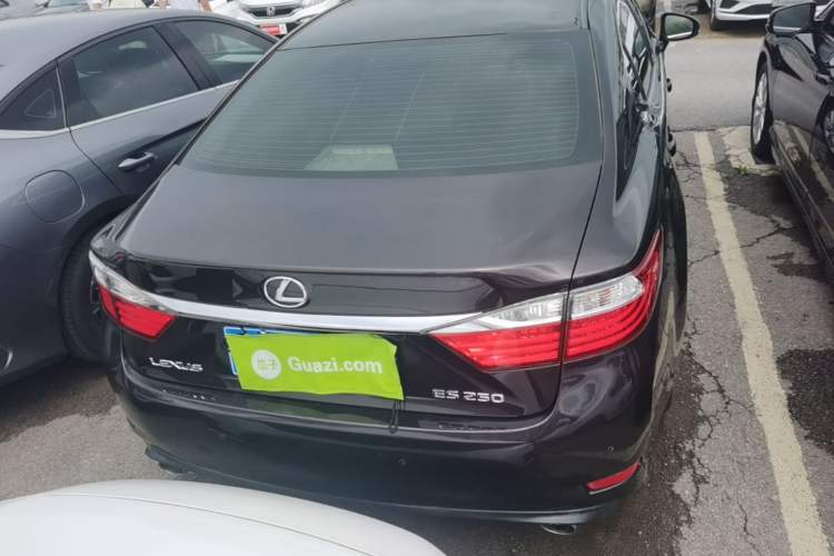 Used Lexus ES 2014 250 Elite Edition Rear