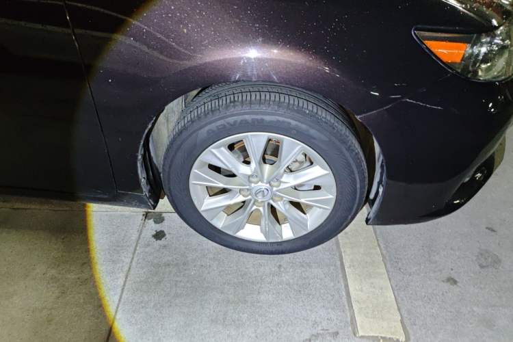 Used Lexus ES 2014 300h Elite Edition Right Front Wheel Hub