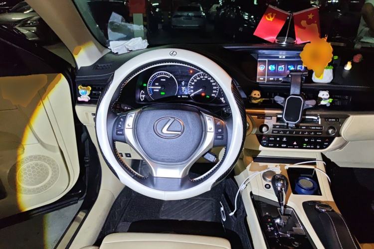 Used Lexus ES 2014 300h Elite Edition Steering Wheel