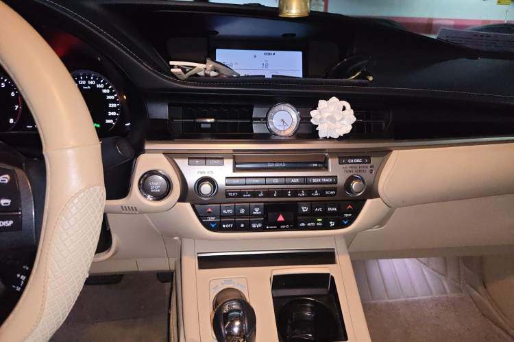 Used Lexus ES 2014 250 Elite Edition Audio And AC Panel