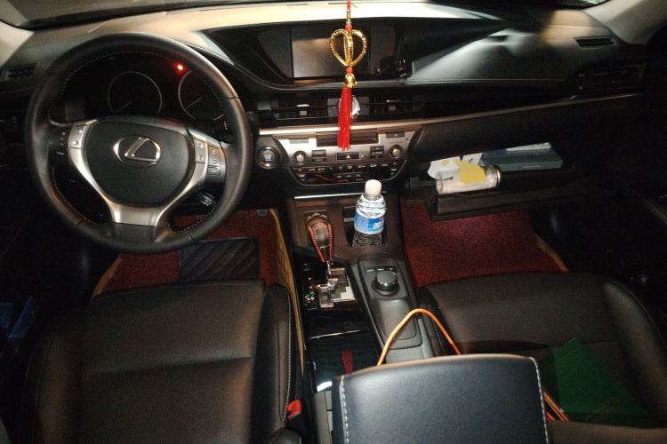 Used Lexus ES 2014 250 Elite Edition Center Console