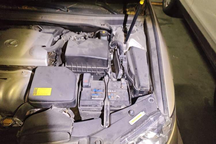 Used Lexus ES 2014 250 Elite Edition Engine Bay Left
