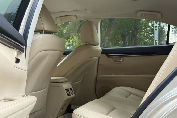 Used Lexus ES 2014 250 Elite Edition Interior 3