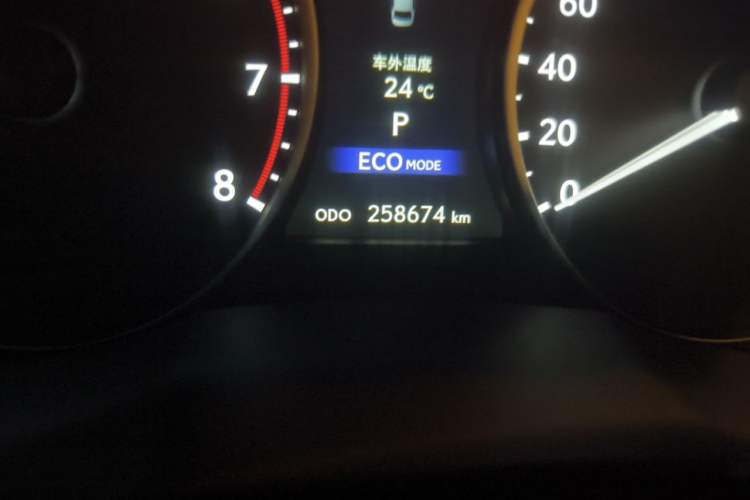 Used Lexus ES 2014 250 Elite Edition Odometer Close Up
