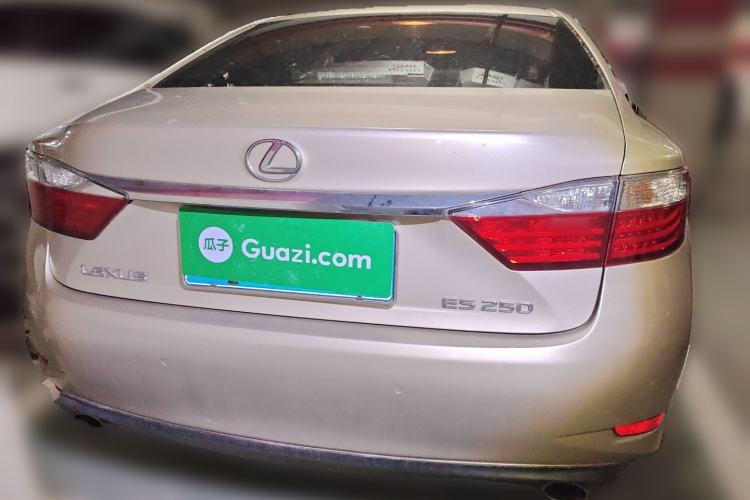 Used Lexus ES 2014 250 Elite Edition Rear