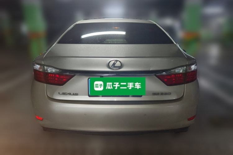 Used Lexus ES 2014 250 Elite Edition Rear