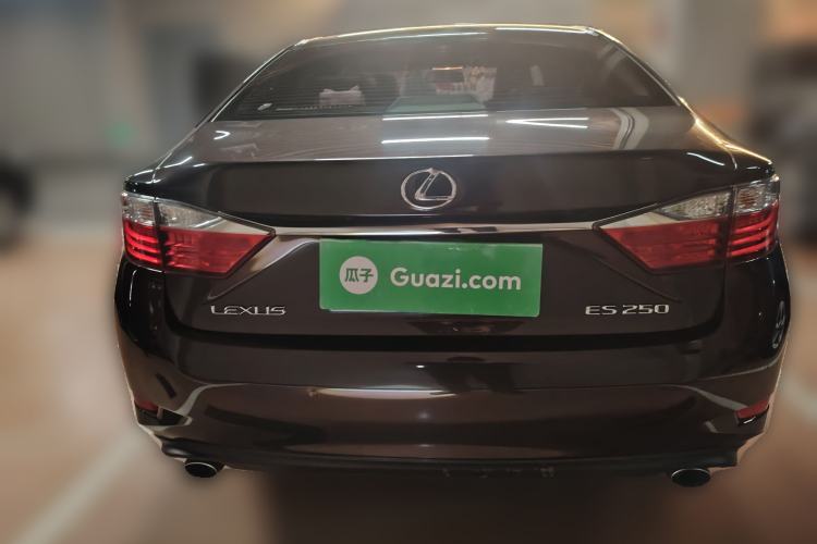 Used Lexus ES 2014 250 Elite Edition Rear