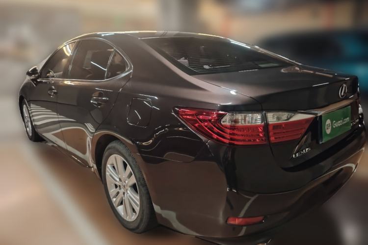 Used Lexus ES 2014 250 Elite Edition Rear Left 45 Deg