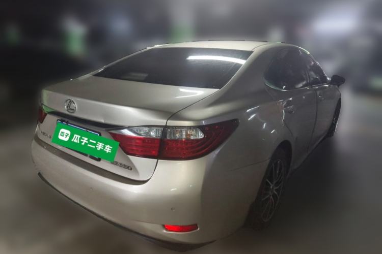Used Lexus ES 2014 250 Elite Edition Rear Right 45 Deg