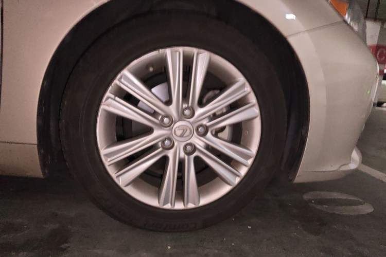 Used Lexus ES 2014 250 Elite Edition Right Front Wheel Hub