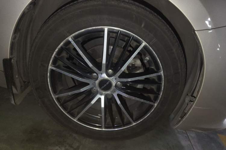 Used Lexus ES 2014 250 Elite Edition Right Front Wheel Hub