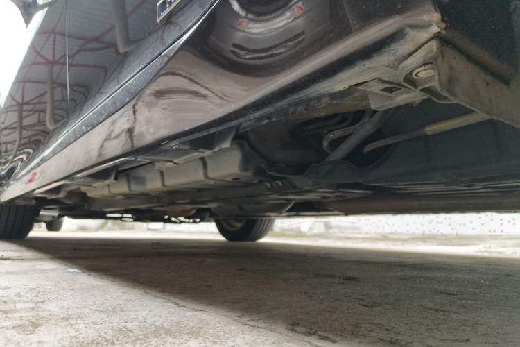 Used Lexus ES 2014 300h Elite Edition Chassis Rear Left