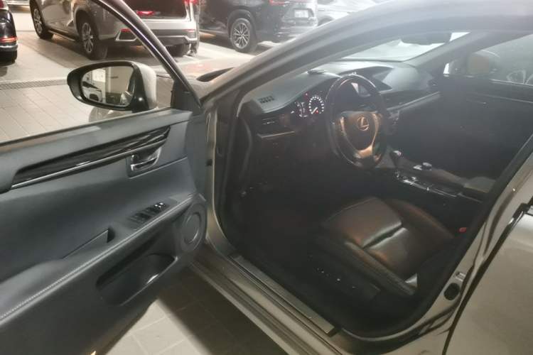 Used Lexus ES 2014 250 Elite Edition Driver Seat
