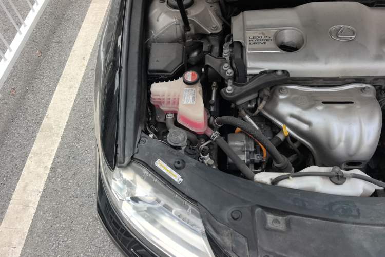 Used Lexus ES 2014 300h Elite Edition Engine Bay Right