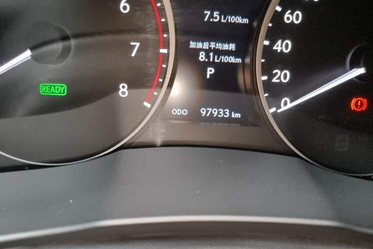 Used Lexus ES 2014 300h Elite Edition Odometer Close Up