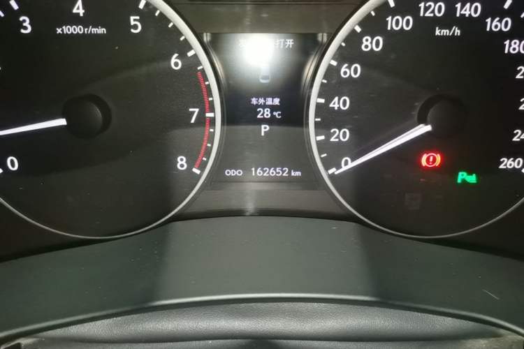 Used Lexus ES 2014 250 Elite Edition Odometer Close Up