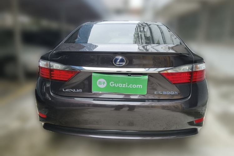 Used Lexus ES 2014 300h Elite Edition Rear