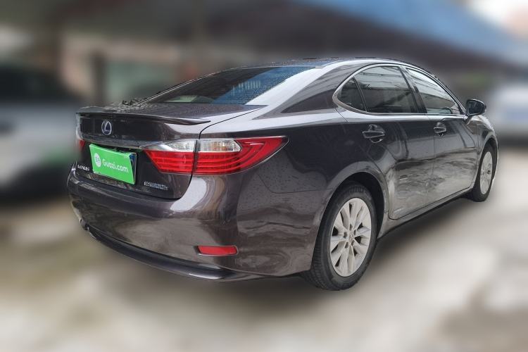 Used Lexus ES 2014 300h Elite Edition Rear Right 45 Deg